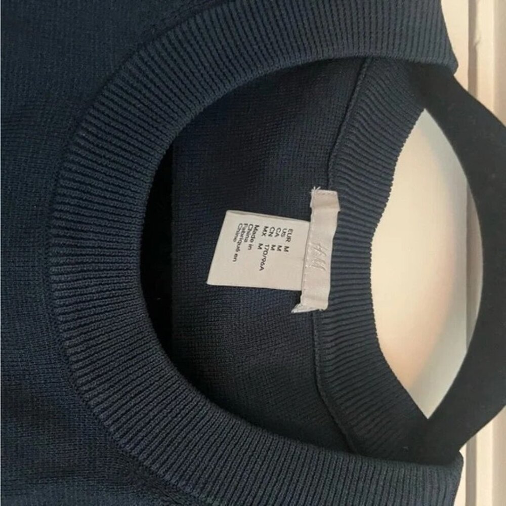 H&M long sleeve with flutter sleeve